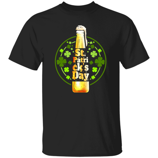 Shamrocks For St Patrick, Stylized Beer Bottles And Shamrock Gift Unisex T-Shirt