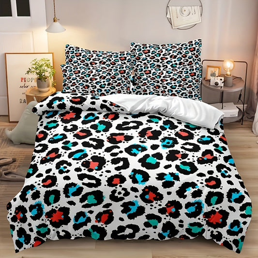 This Leopard Style Microfiber Duvet Cover Set offers a modern look with the comfort of microfiber fabric. This set includes 1 duvet cover, 2 pillowcases, and no core for a complete look in any bedroom or guest room. The cozy fabric is lightweight and breathable, perfect for year-round comfort.