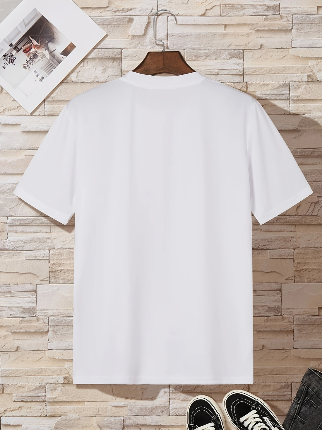 This "Why Are U Looking at Me?" men's tee is designed for the confident man. Featuring a solid color and crew neck, it's a stylish statement piece that will make you stand out. Made from high-quality materials, you'll not only look good but feel comfortable too.