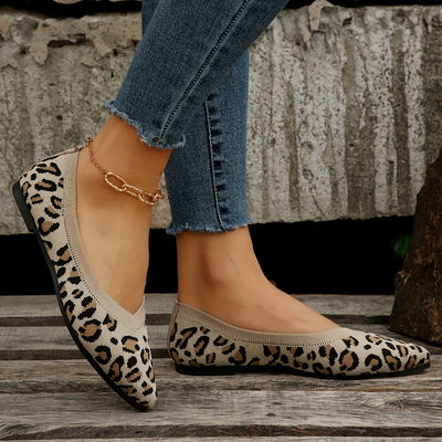 Leopard Chic: Women's Stylish Pointed Toe Slip-On Flats for Effortless Casual Elegance