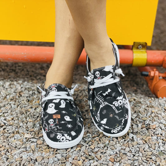 Fun and Fashionable Women's Halloween Print Canvas Shoes: Funny Cartoon Skull & Spider Pattern Lace-Up Loafers - Slip into Spooky Style!