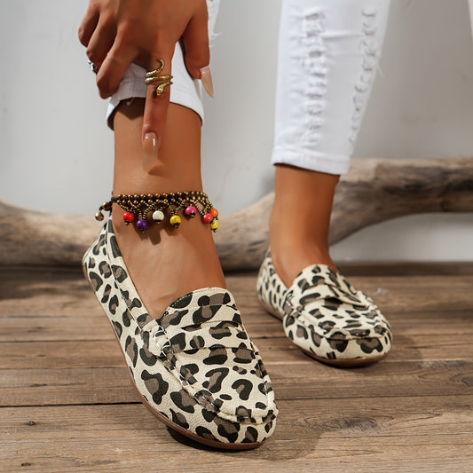 Stylish and Comfortable Women's Leopard Print Flat Shoes: The Perfect Lightweight Slip-Ons for Casual Wear