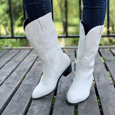 Fashionably Chic: Women's Embroidered Chunky Heel Boots - The Perfect Blend of Style and Comfort