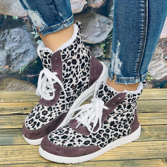 Stylish Leopard Pattern Snow Boots: Keeping Women Fashionable and Warm in Winter