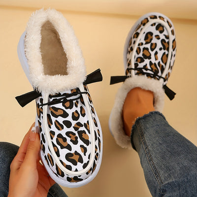 These Women's Leopard Pattern Print Canvas Sneakers deliver unbeatable style with their eye-catching design and superior lightweight construction. Keep your feet comfortable all day long thanks to a relaxed fit and flexible material. Perfect for your everyday wear.