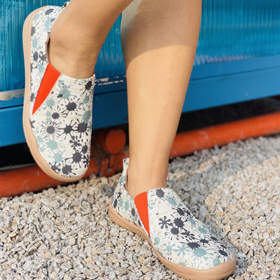 Women's Floral Breeze Slip-On Canvas Shoes: Comfy, Casual, and Chic