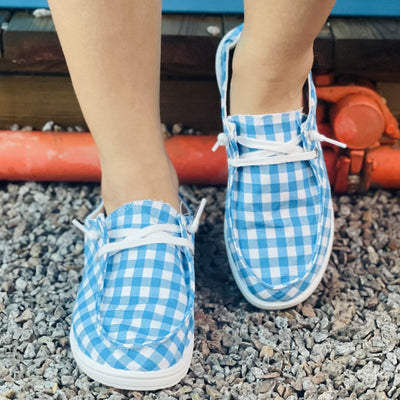 Stylish and Comfortable Women's Blue and White Plaid Pattern Canvas Shoes: Casual Lace-Up Sneakers for Lightweight Outdoor Activities