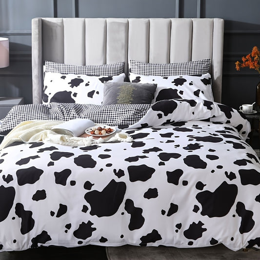 Add a touch of elegance to your bedroom or guest room with this stylish 3-piece black and white printed duvet cover set. The set includes a duvet cover and two pillowcases, all made from a soft and durable polyester and cotton blend material. Create a refreshing and peaceful look and feel in your bedroom with this modern duvet cover set.