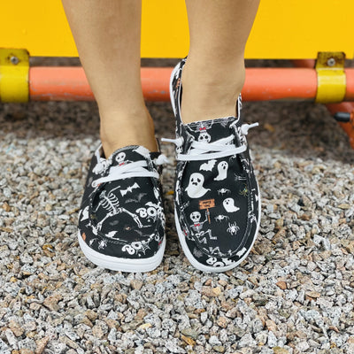 Fun and Fashionable Women's Halloween Print Canvas Shoes: Funny Cartoon Skull & Spider Pattern Lace-Up Loafers - Slip into Spooky Style!