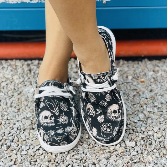 Skull And Flower Pattern Women's Comfy Canvas Shoes - Low-Top Slip-On Halloween Shoes for Lightweight Comfort