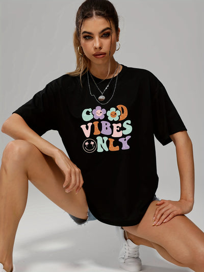 Smiling Flower Power: Women's Summer Graphic Tee with a Cartoony Twist