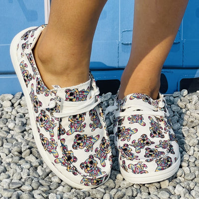 Women's Cartoon Bear Print Slip-On Canvas Shoes: Lightweight, Non-Slip Outdoor Comfort