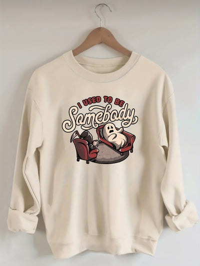 Playfully Spooky: Women's Plus Size Halloween Sweatshirt with Ghostly Slogan Print