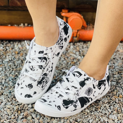 Trendy Halloween Pumpkin Printed Canvas Shoes - Lightweight, Lace-Up, Round Toe, Perfect for Halloween and Everyday Casual Wear