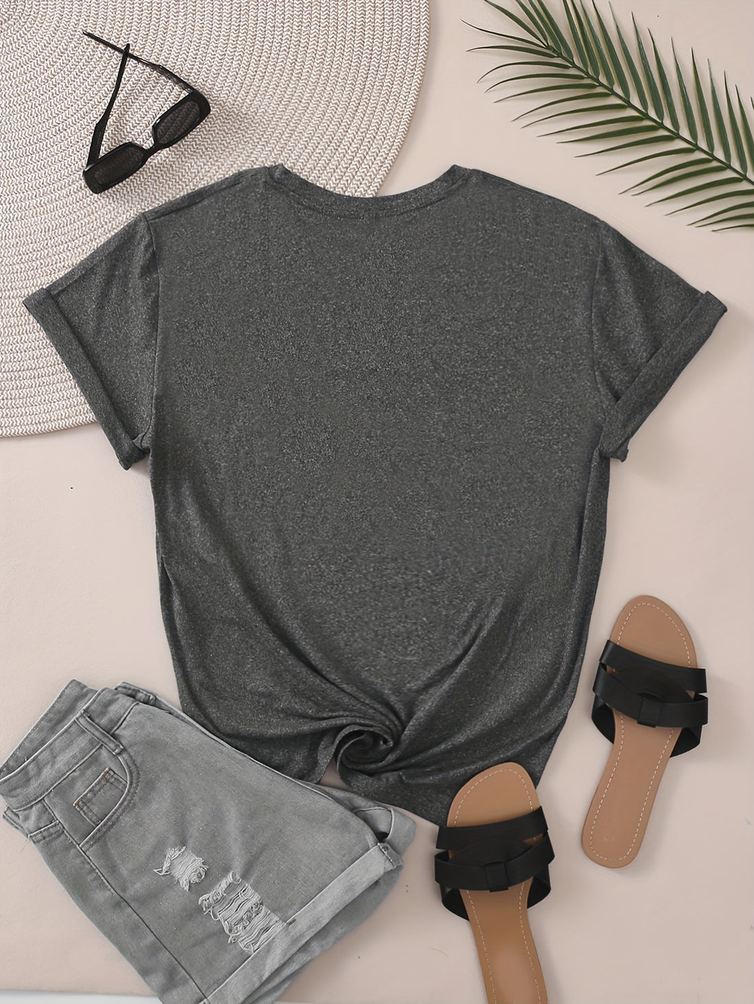 Upgrade your wardrobe with this must-have Stylish Letter Print Crew Neck T-Shirt. Its trendy design and lightweight fabric make it perfect for the upcoming spring and summer seasons. Add a touch of style and comfort to your casual outfits with this essential piece.